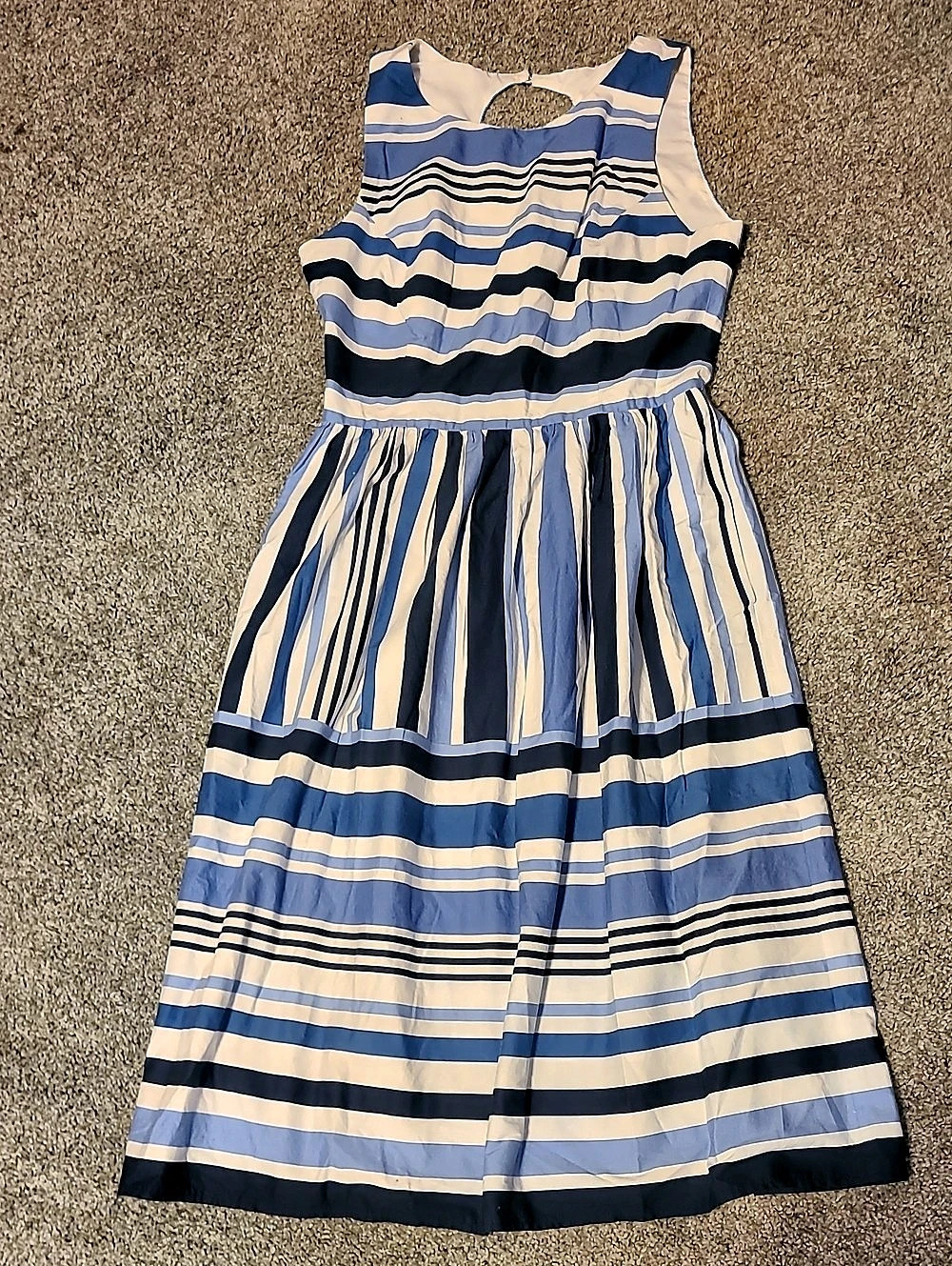 Vince Camuto Striped Midi Sleeveless Dress in Blue & White Size 6